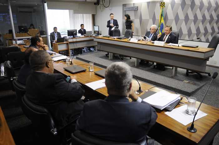 Projeto de Lei que determina B10 é aprovado no Senado