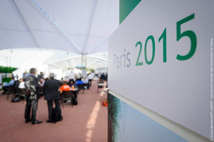 Acordo de Paris prevê US$ 100 bi por ano contra mudanças climáticas