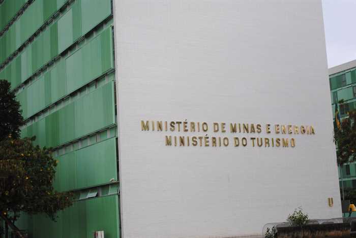 MME publica portaria que regulamenta uso autorizativo do biodiesel 