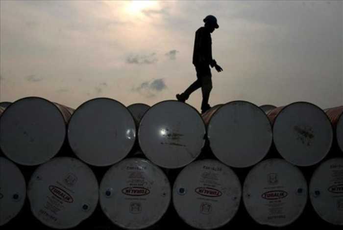 Petróleo cai ao nível mais baixo desde 2009