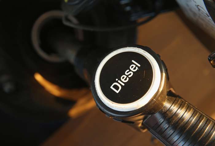 Número menor de carros diesel não deve afetar demanda por combustível