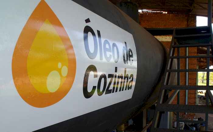 Restaurantes reciclam 30 mil litros de óleo todo mês em Vila Velha