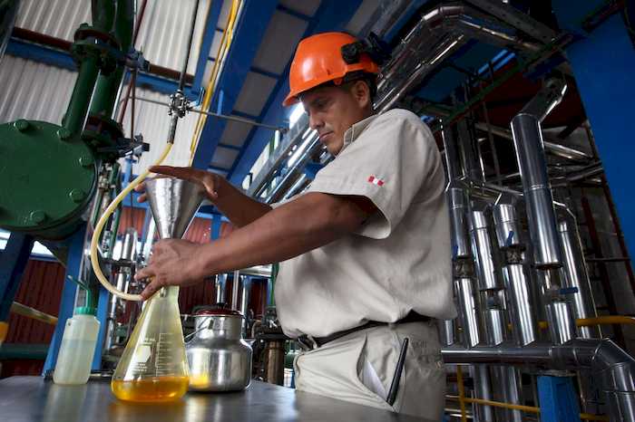 Brasil e Peru firmam acordo de cooperação na área de biocombustíveis