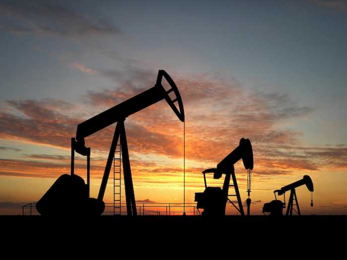 Demanda global por energia deve atingir pico em 2050