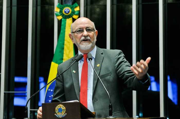 [Vídeo] Donizeti comemora aprovação de projeto que estimula biodiesel