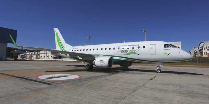 Boeing e Embraer apresentam avião para testar biocombustível