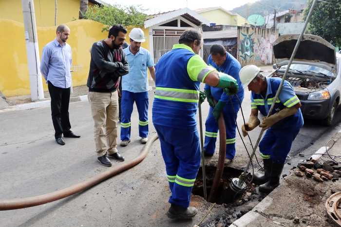 [Vídeo] Descarte inadequado de óleo de cozinha provoca prejuízos
