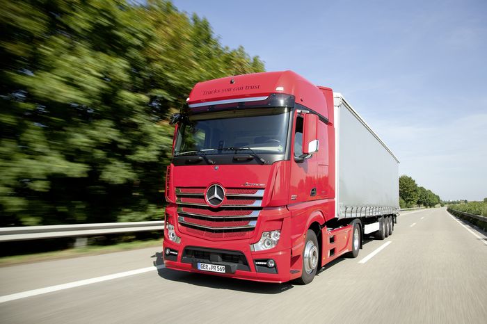 Mercedes-Benz aprova uso de HVO em seus caminhões
