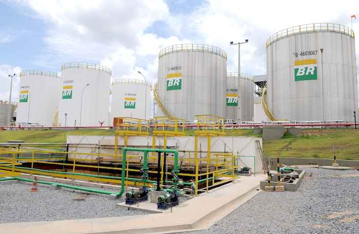 Petrobras anuncia corte de 10,4% no preço do diesel e 3,1% na gasolina