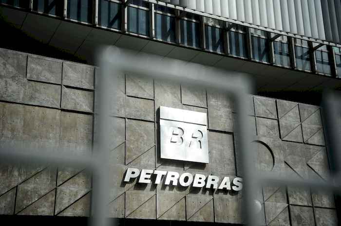 Petrobras vai fixar preços de acordo com mercado externo
