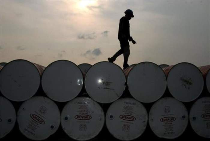 Preço do barril Opep cai para US$ 27,85, o nível mais baixo desde 2003