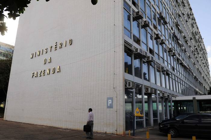 Aprobio e Ubrabio apresentam benefícios do biodiesel no Ministério da Fazenda