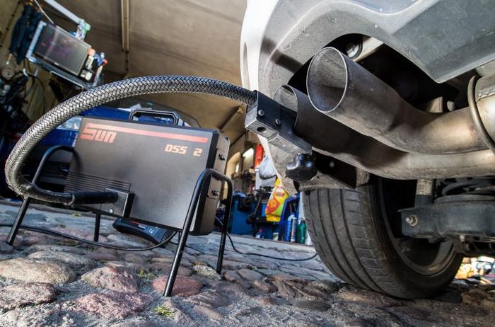 Indústria alemã se compromete a reduzir emissões de carros a diesel