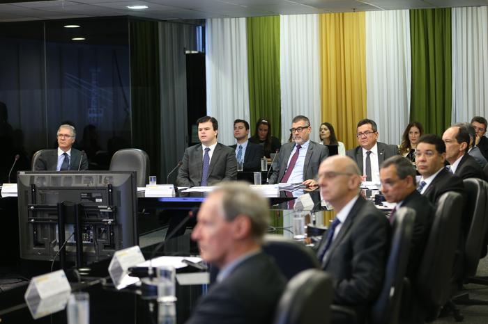 CNPE aprova antecipação do B10 para março