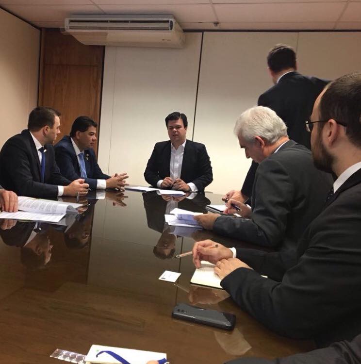 MME formaliza contrato com BR para viabilizar testes de motores