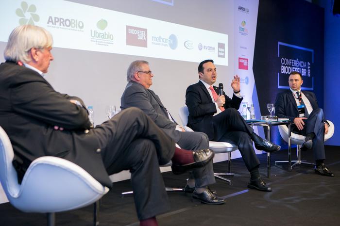 [CBBR 2017] A importância do biodiesel para o Brasil
