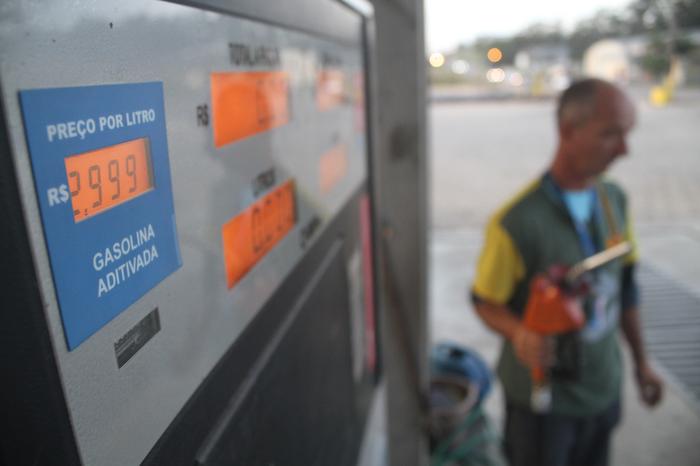 Combustíveis encerram semana com quedas de preço 