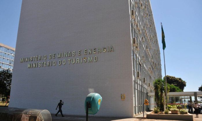 MME prorroga consulta pública do PDE 2026