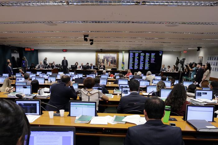 CCJC aprova redação final de PL que permite reciclar animais mortos