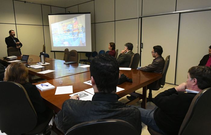 Prefeitura de Umuarama e UEM estudam implantar miniusina de biodiesel