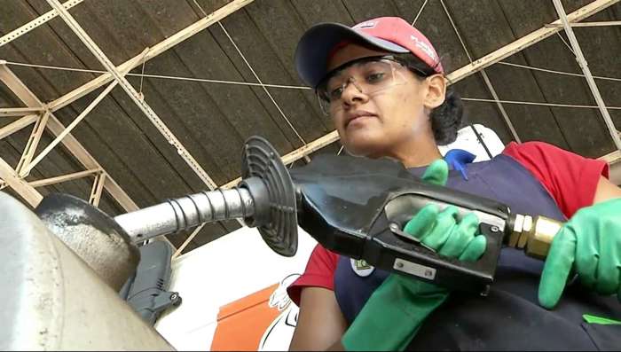 Vendas de diesel têm primeiro resultado positivo em 11 meses