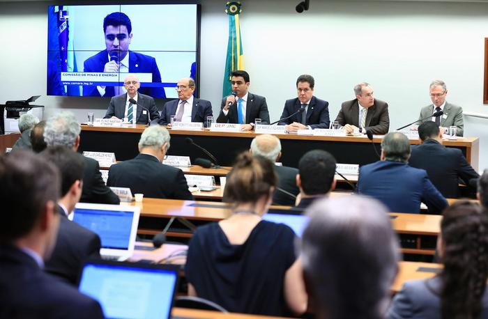 PL que cria programa de bioQAV avança na Câmara