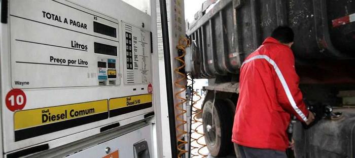 Cenário favorece fim do subsídio ao diesel, dizem economistas