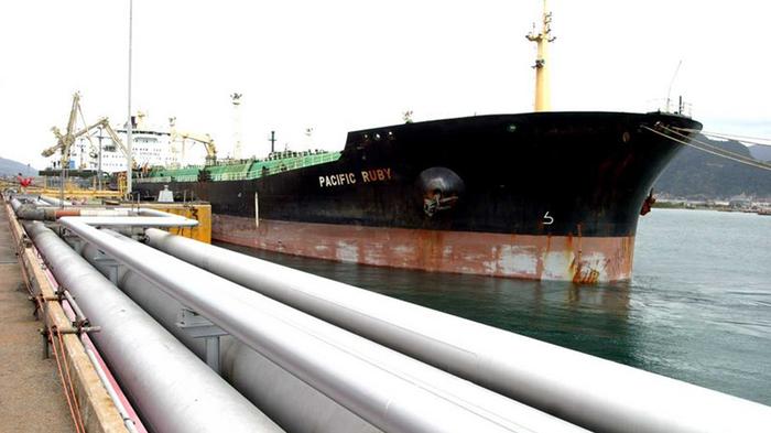 Importação de diesel volta a superar barreira de 1 bilhão de litros