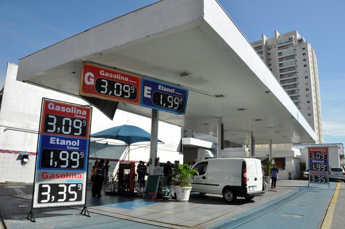 Governo atrasa pagamento do subsídio do diesel e empresas reclamam