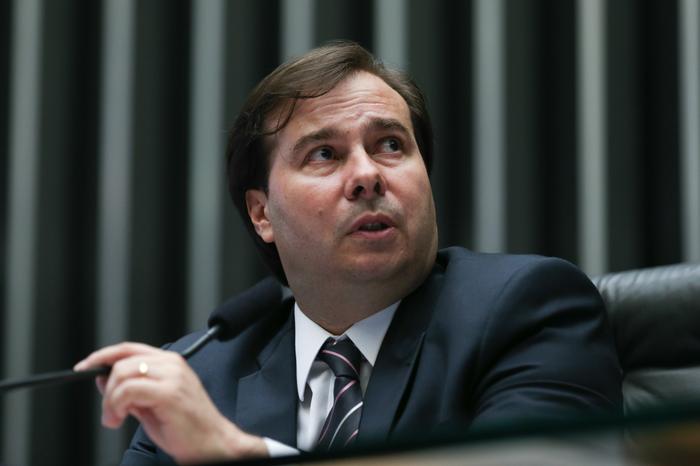Cide será zerada para reduzir preço dos combustíveis, diz Maia