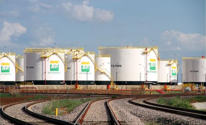 Brasil bate recorde de importação mensal de óleo diesel