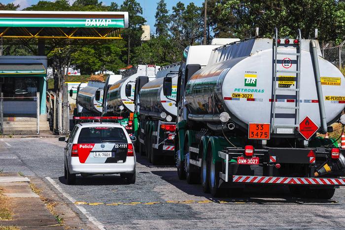 Greve de caminhoneiros reduz vendas de diesel de maio em 18%