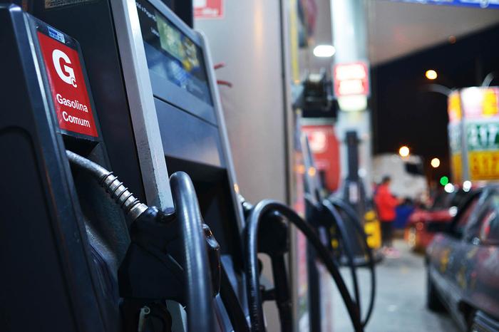 ANP lança sistema para consumidor comparar preço dos combustíveis