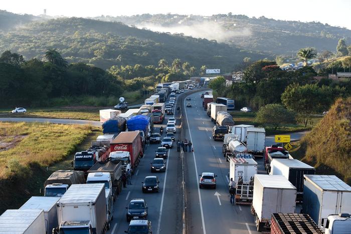 Preço do diesel motiva protestos em 13 estados
