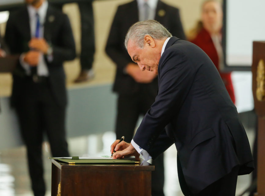 Michel Temer assina decreto do RenovaBio