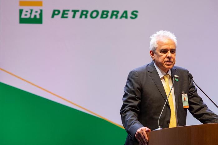 CEO da Petrobras sinaliza programa mais ousado para venda de refinarias