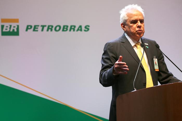 Petrobras pode ter novo modelo de venda de refinarias em 3 meses, diz CEO