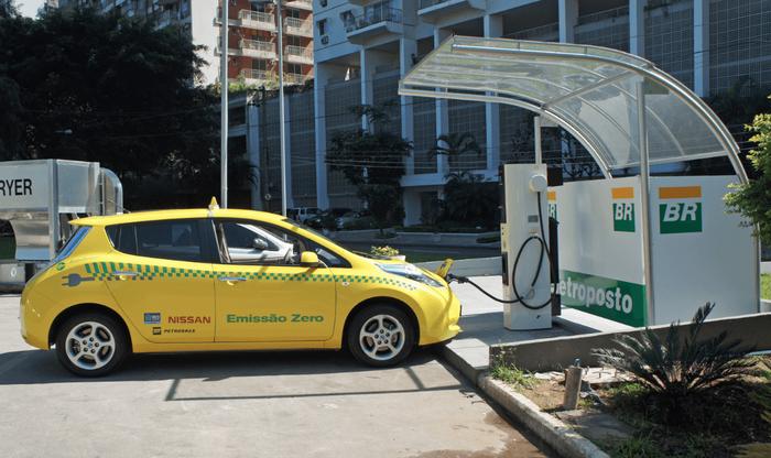 América do Sul resiste a campanha global por veículos elétricos, dizem montadoras
