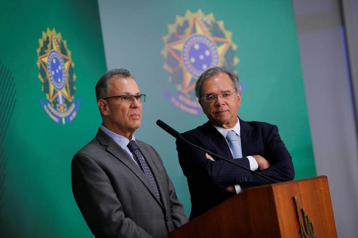 Guedes diz que Petrobras estuda indexar preço do frete ao valor do diesel
