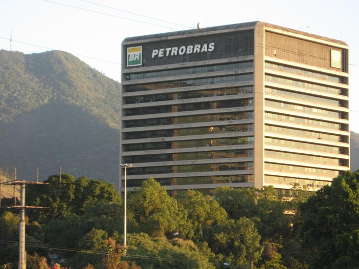 Petrobras confirma que estuda reduzir participação na BR