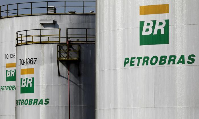 Petrobras anuncia venda de oito refinarias e rede de postos no Uruguai