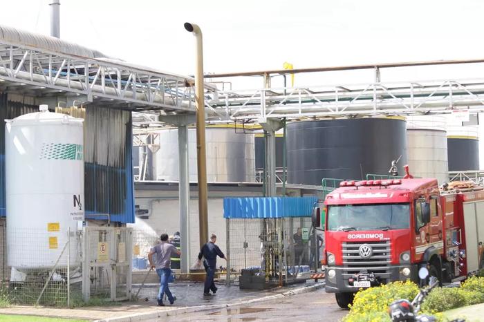 Incêndio atinge galpão da unidade de biodiesel da JBS em Lins