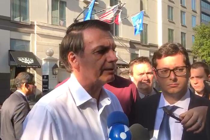 Bolsonaro fala em rever política de preços da Petrobras