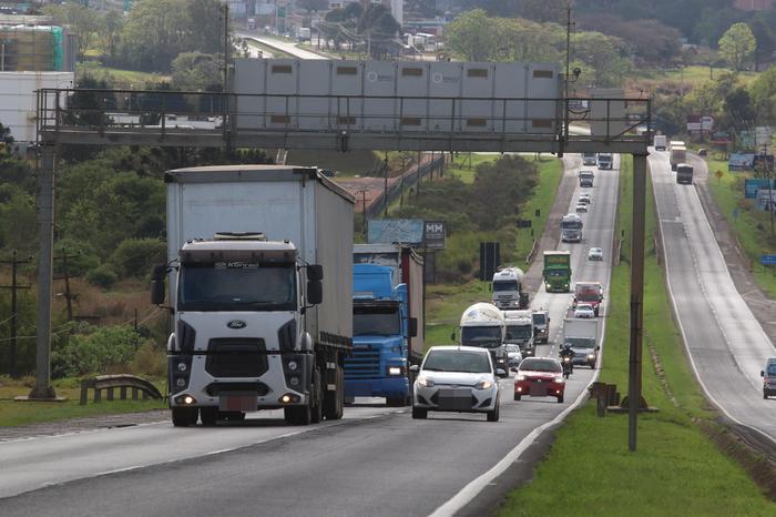 Associação de caminhoneiros propõe fundo de estabilização dos preços do diesel
