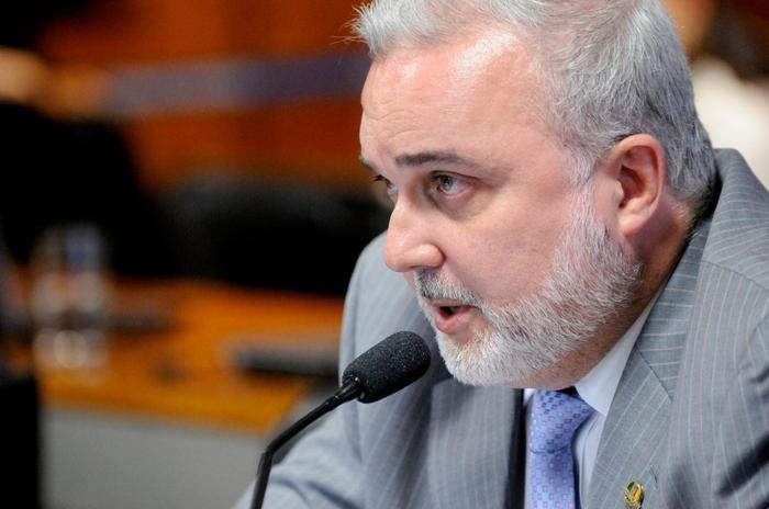 PL do Senado cria política de preços de combustíveis