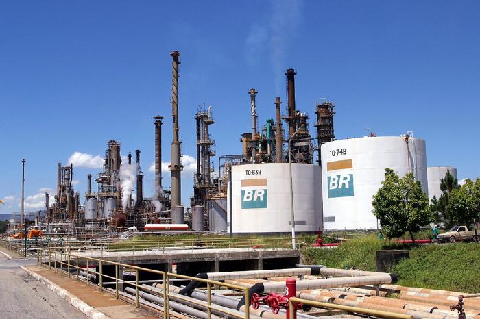 Petrobras quer competição por refinaria