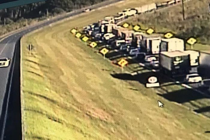 Frio intenso parou caminhões na BR-277 no Paraná 