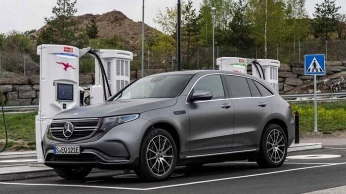 Mercedes vai abandonar modelos a combustão em no máximo 20 anos