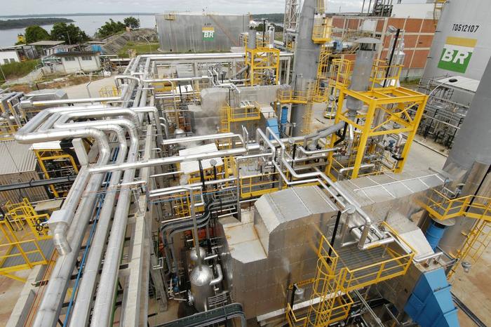 Petrobras abre processo de venda de mais quatro refinarias