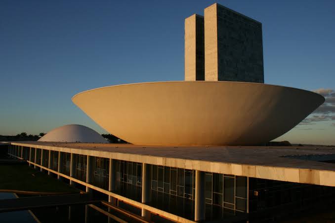 Comissão debaterá política de preços do diesel